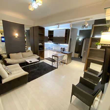 New Double Room Luxury Apartment In The Center 키시나우 외부 사진