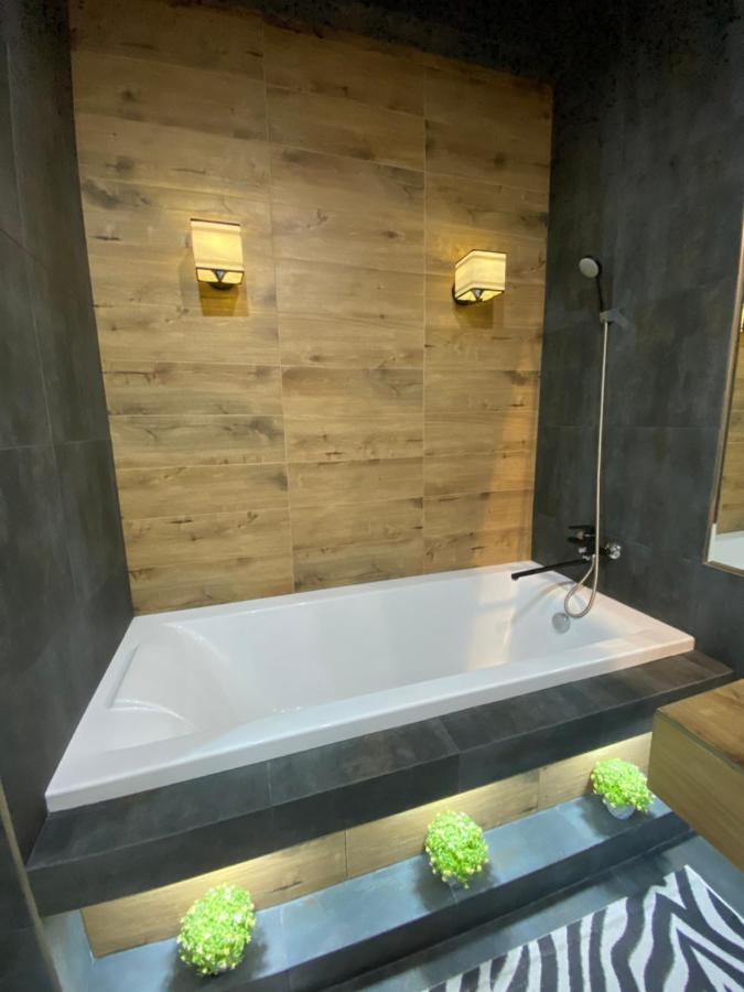 New Double Room Luxury Apartment In The Center 키시나우 외부 사진