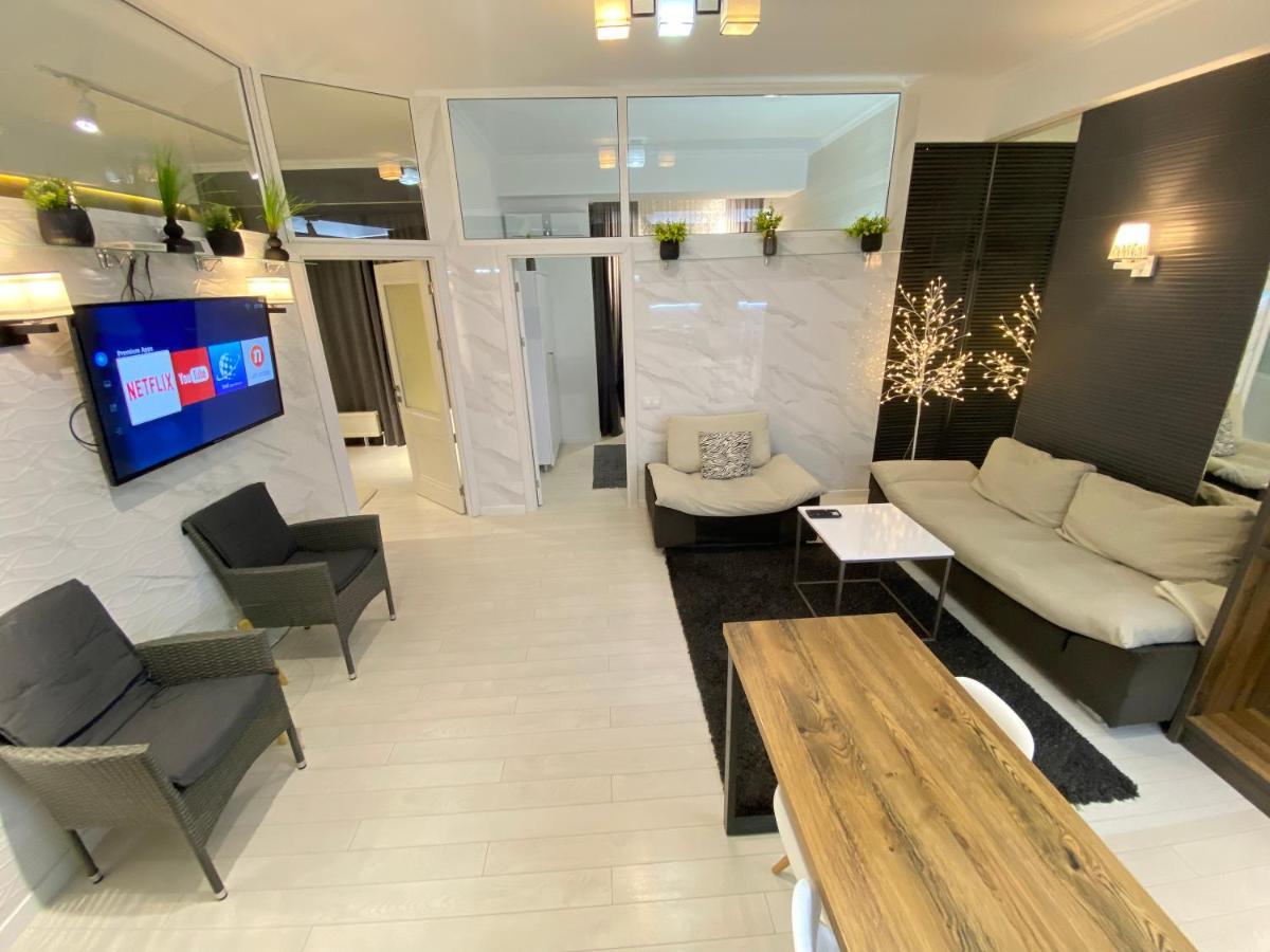 New Double Room Luxury Apartment In The Center 키시나우 외부 사진