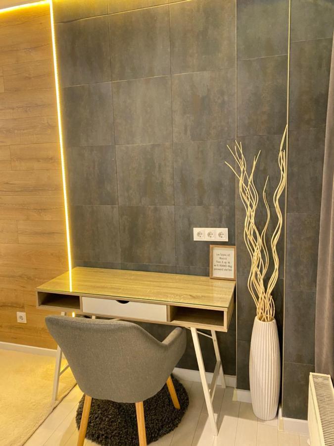 New Double Room Luxury Apartment In The Center 키시나우 외부 사진