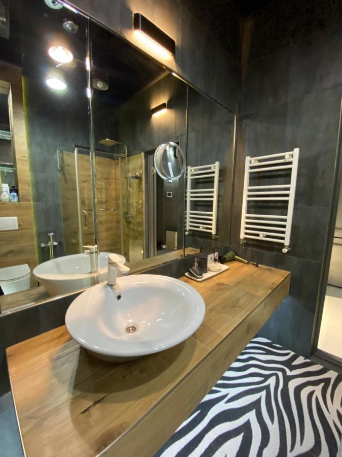 New Double Room Luxury Apartment In The Center 키시나우 외부 사진