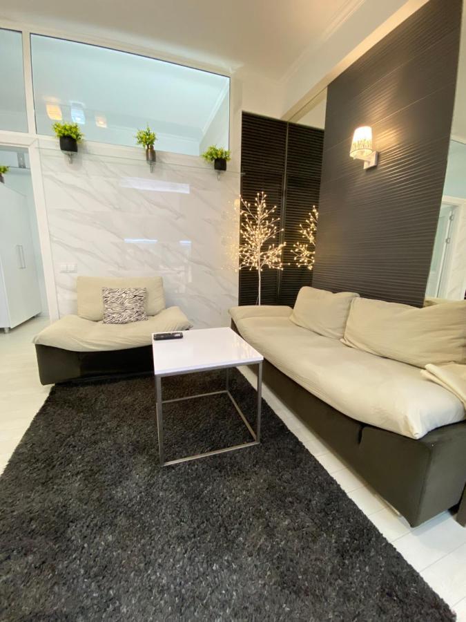 New Double Room Luxury Apartment In The Center 키시나우 외부 사진