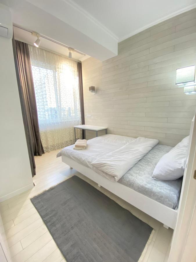 New Double Room Luxury Apartment In The Center 키시나우 외부 사진