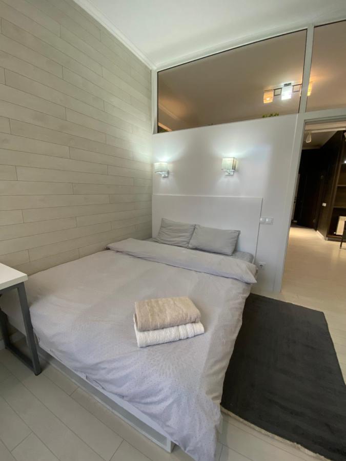 New Double Room Luxury Apartment In The Center 키시나우 외부 사진
