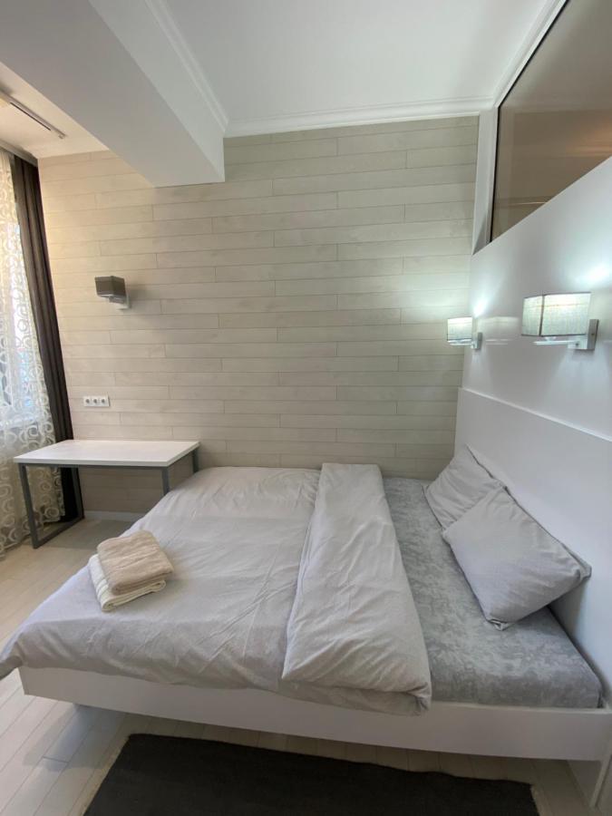 New Double Room Luxury Apartment In The Center 키시나우 외부 사진