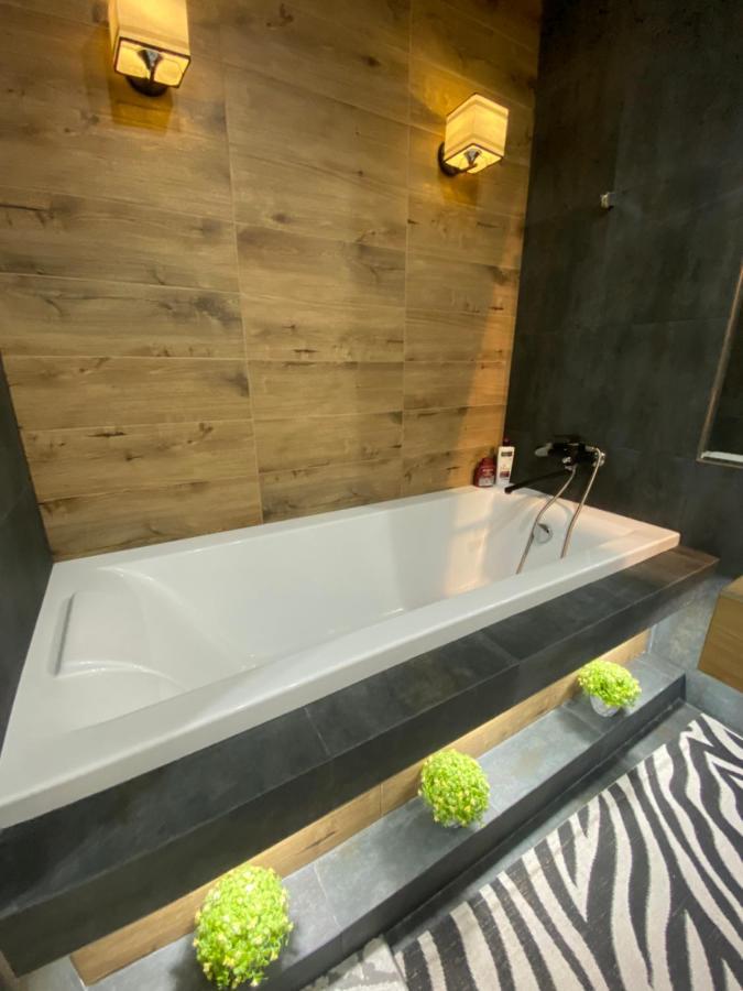 New Double Room Luxury Apartment In The Center 키시나우 외부 사진