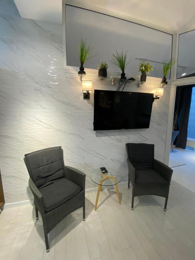 New Double Room Luxury Apartment In The Center 키시나우 외부 사진