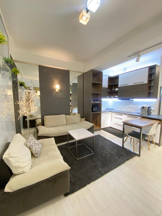 New Double Room Luxury Apartment In The Center 키시나우 외부 사진