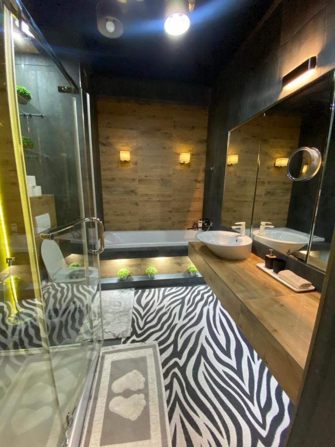 New Double Room Luxury Apartment In The Center 키시나우 외부 사진