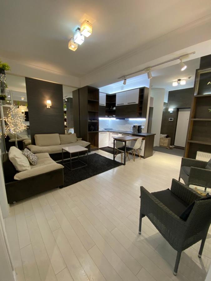New Double Room Luxury Apartment In The Center 키시나우 외부 사진
