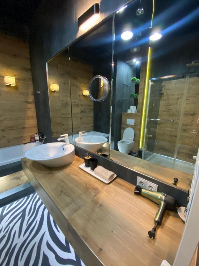 New Double Room Luxury Apartment In The Center 키시나우 외부 사진